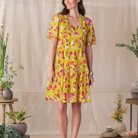 🆕 SUNDANCE FLORAL DRESS - Picture 1 of 7